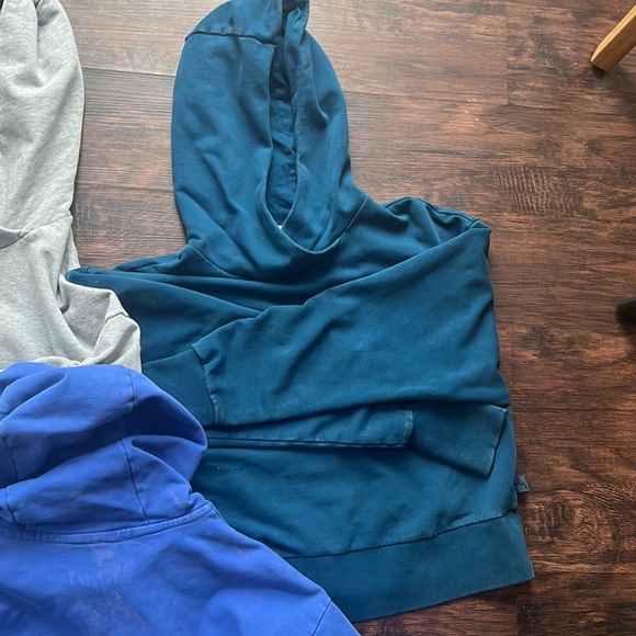 3 Joy lab cropped hoodies. - Picture 3 of 3